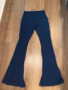 Free People Movement Never Better Flare Pants in Navy Size Small